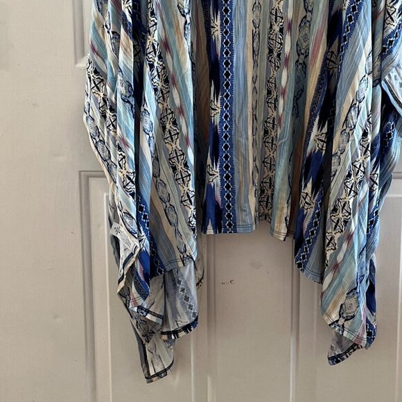 Women's Multicolor Patterned Sweater - Picture 7 of 10